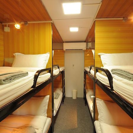 Space Boutique Hostel Yangon Rum bild