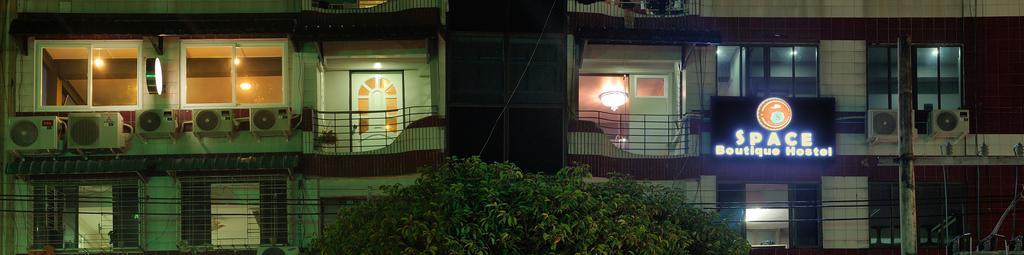 Space Boutique Hostel Yangon Exteriör bild