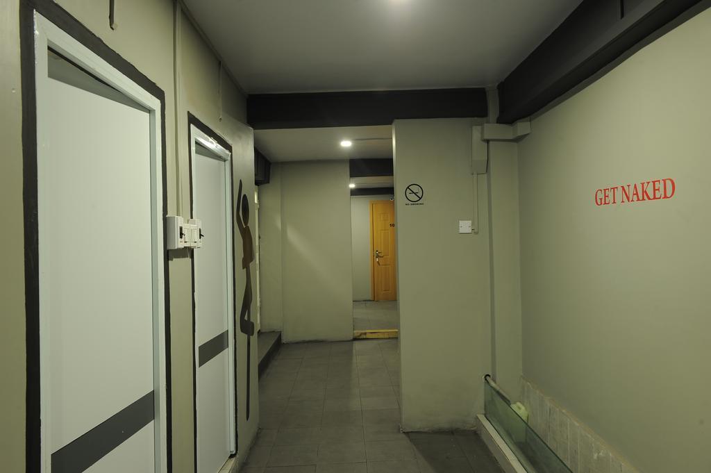 Space Boutique Hostel Yangon Exteriör bild